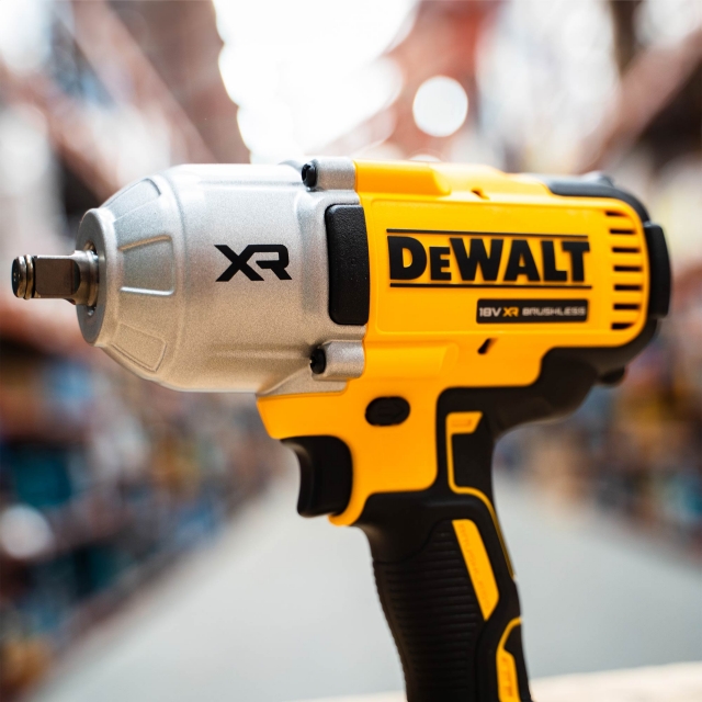 DEWALT DEWALT DCF900N 18v Brushless 1/2