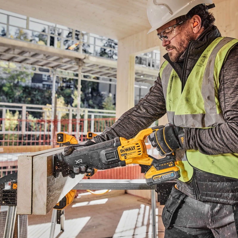 DEWALT DEWALT DCS386H2T 18v Brushless Recip Saw with 2x5ah Powerstack Batteries