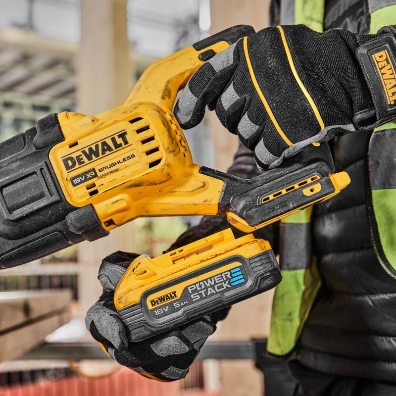 DEWALT DEWALT DCS386H2T 18v Brushless Recip Saw with 2x5ah Powerstack Batteries