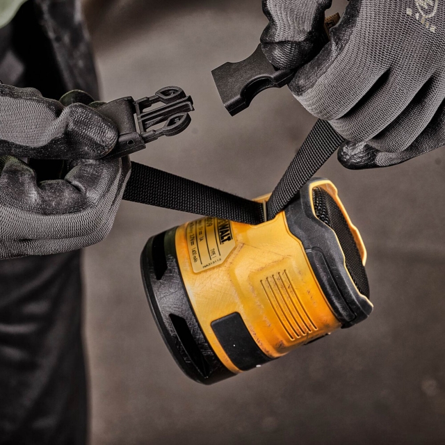 DEWALT DEWALT DCR009 Rechargeable USB-C Bluetooth Speaker