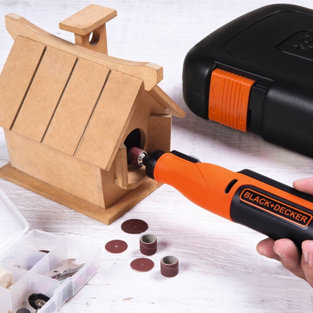 BLACK AND DECKER BLACK AND DECKER BCRT8IK-XJ 7.2v Rotary Tool + 52 Accessories