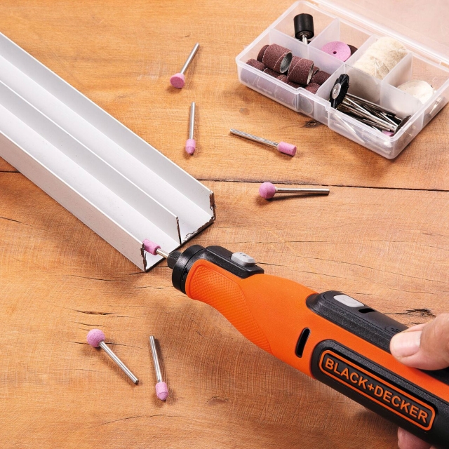 BLACK AND DECKER BLACK AND DECKER BCRT8IK-XJ 7.2v Rotary Tool + 52 Accessories