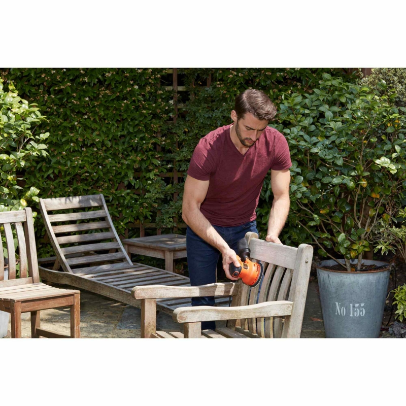 BLACK AND DECKER BLACK AND DECKER BEW210-GB 240w 125mm Random Orbit Sander