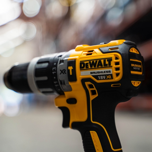 DEWALT DEWALT DCK266M2T 18v Brushless DCD796/DCF887 Twin Pack with 2x4ah Batteries