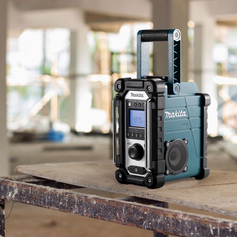 MAKITA MAKITA DMR116 14.4v/18v/240v AM/FM Jobsite Radio