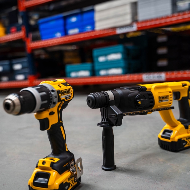 DEWALT DEWALT DCK2071P2T 18v Brushless DCH133/DCD796 Twin Pack with 2x5ah batteries