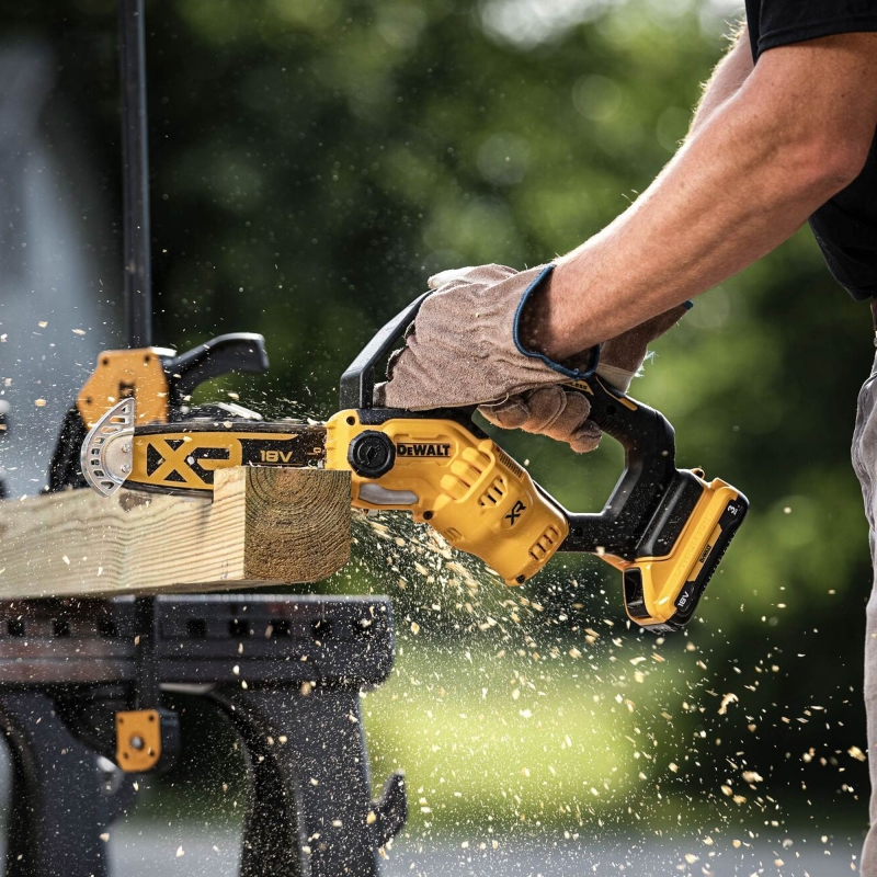DEWALT DEWALT DCMPS520N 18v Brushless 20cm Pruning Saw BODY ONLY