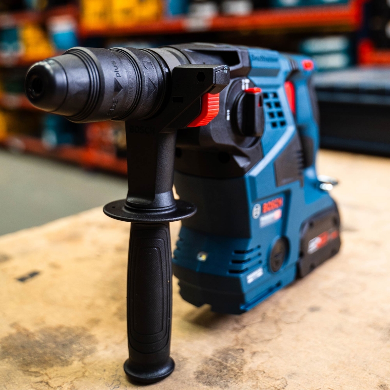 BOSCH BOSCH GBH18V-28CF 18v Brushless SDS+ Hammer with 2x5.5ah Batteries