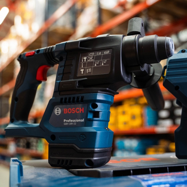 BOSCH BOSCH GBH18V-22 18v Brushless SDS Hammer BODY ONLY and GDE18V-12 Dust Extractor