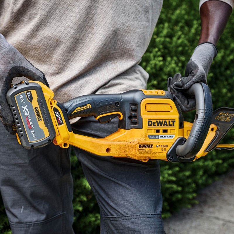 DEWALT DEWALT DCMHT573N 54v Flexvolt Hedge Trimmer BODY ONLY