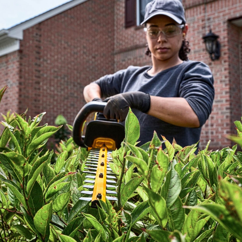 DEWALT DEWALT DCMHT573N 54v Flexvolt Hedge Trimmer BODY ONLY