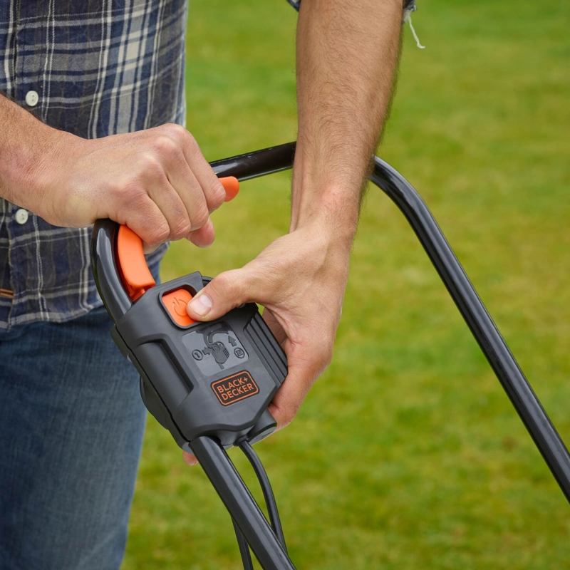 BLACK AND DECKER BLACK AND DECKER BEMW451-GB 240v 32cm 1200w Mower