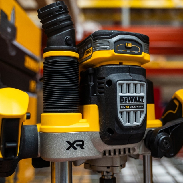 DEWALT DEWALT DCW620H2 18v Brushless 12mm Router with 2x5ah Powerstack Batteries