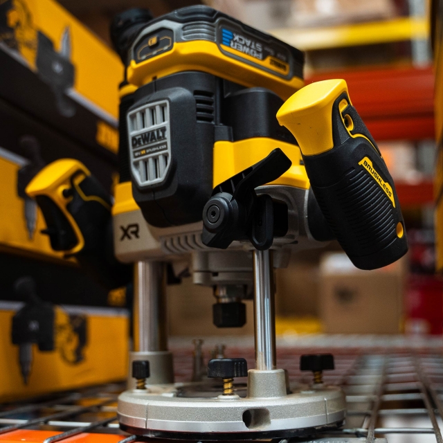 DEWALT DEWALT DCW620H2 18v Brushless 12mm Router with 2x5ah Powerstack Batteries