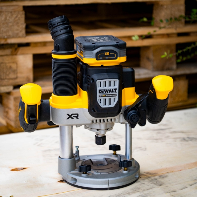 DEWALT DEWALT DCW620H2 18v Brushless 12mm Router with 2x5ah Powerstack Batteries