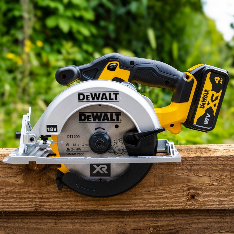 DEWALT DEWALT DCS391M2 18v 165mm Circular Saw with 2x4ah Batteries