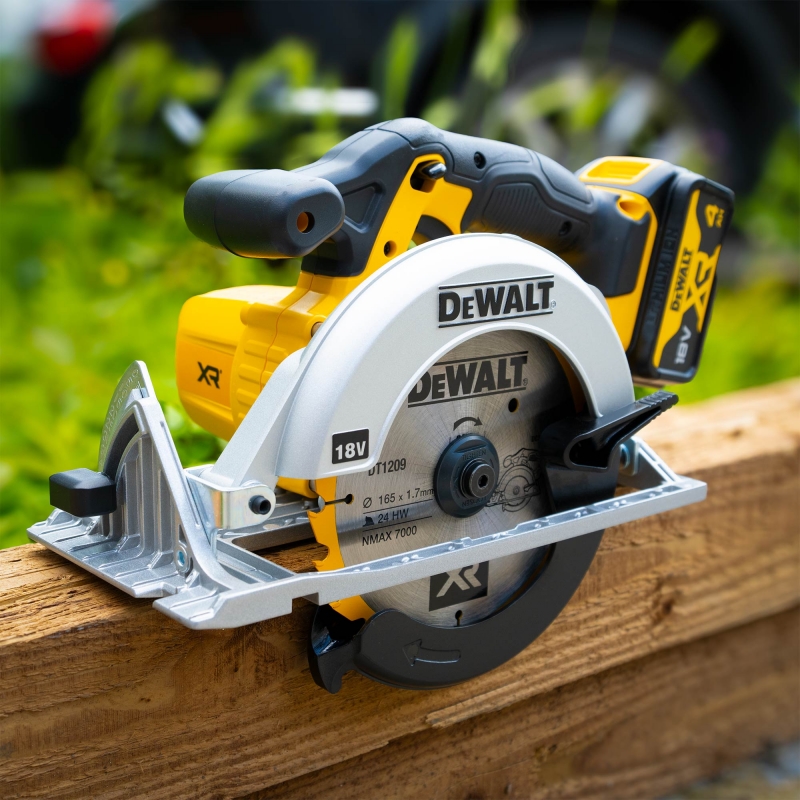 DEWALT DEWALT DCS391M2 18v 165mm Circular Saw with 2x4ah Batteries