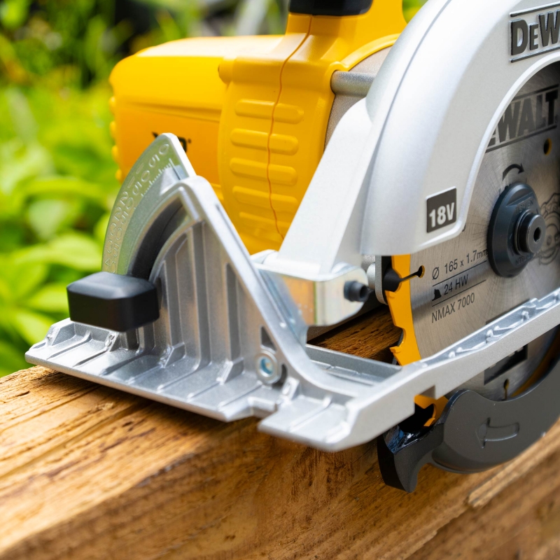 DEWALT DEWALT DCS391M2 18v 165mm Circular Saw with 2x4ah Batteries