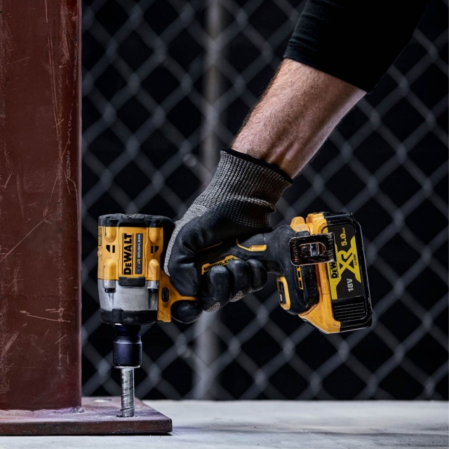 DEWALT DEWALT DCF922N 18v Brushless 1/2
