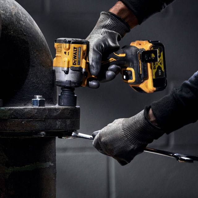 DEWALT DEWALT DCF922N 18v Brushless 1/2