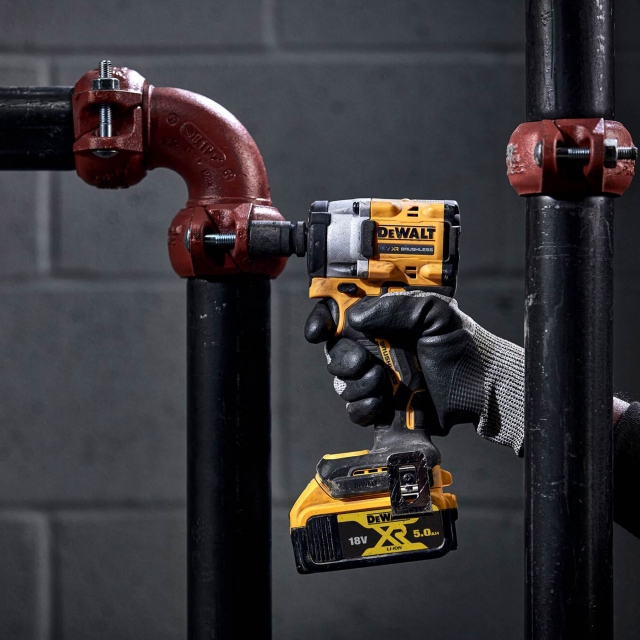 DEWALT DEWALT DCF922N 18v Brushless 1/2