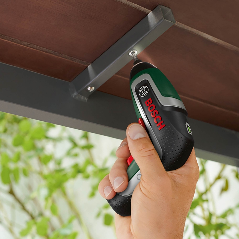BOSCH BOSCH IXO7 3.6v Screwdriver plus Mini Level Set