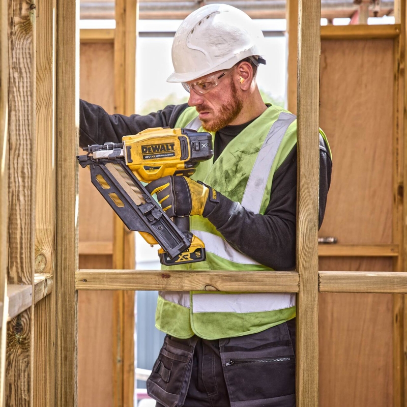 DEWALT DEWALT DCN930N 18v Brushless 1st Fix Framing Nailer BODY ONLY