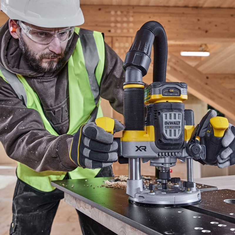 DEWALT DEWALT DCW620NT 18v Brushless 12mm Router BODY ONLY with Tstak Case