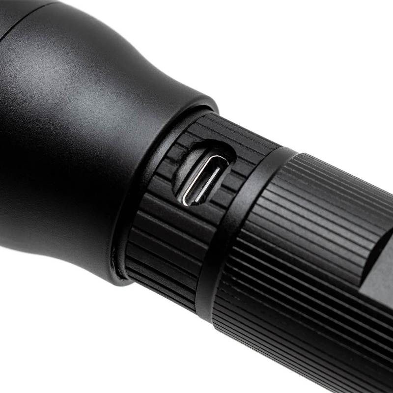 CORE LIGHTING CORE LIGHTING CLR1000 Rechargeable Flashlight