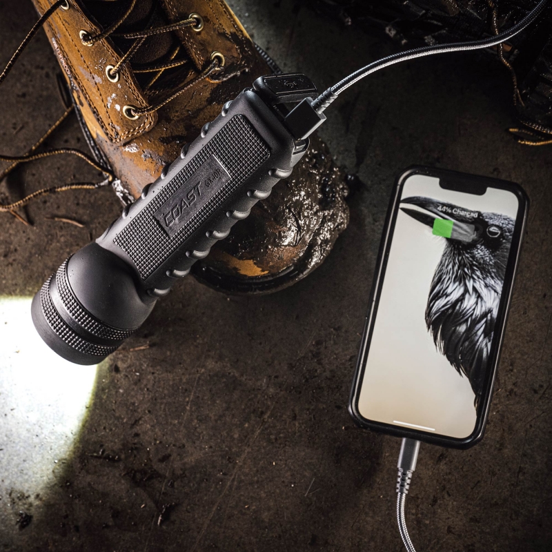 COAST COAST GX40R Rechargeable 3000 Lumens Waterproof Torch