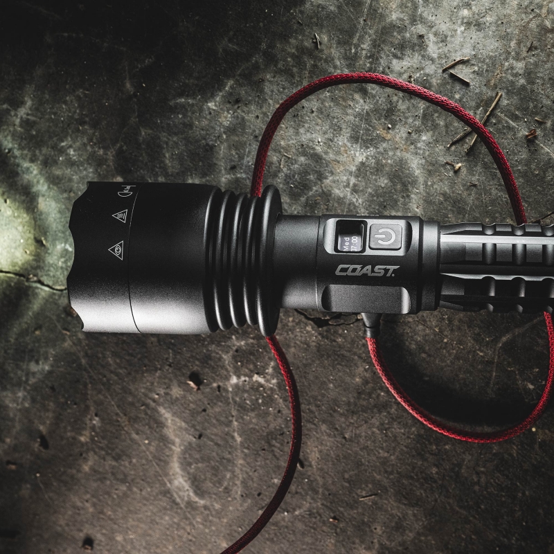 COAST COAST XP40R Rechargeable 8000 Lumen Torch