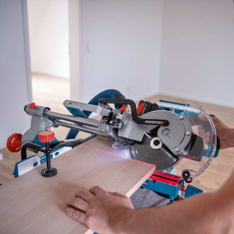 BOSCH BOSCH GCM18V-216D 18v Brushless 216mm Mitre Saw BODY ONLY