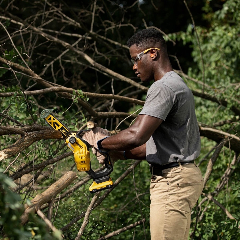 DEWALT DEWALT DCMPS520P1 18v Brushless 20cm Pruning Saw with 1x5ah Battery