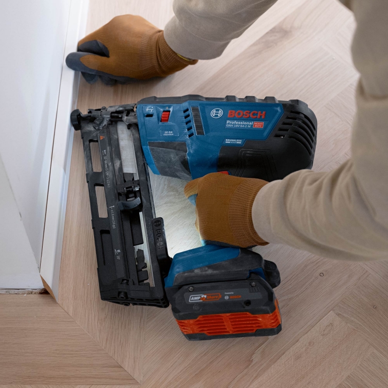 BOSCH BOSCH GNH18V-64-2M 18v Brushless 16G Nailer BODY ONLY with LBoxx Carry Case