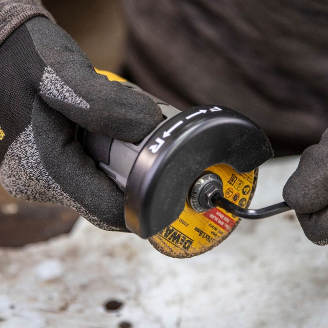 DEWALT DEWALT DCG430N 18V XR Brushless 76mm Cut-Off Tool