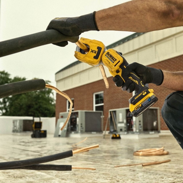 DEWALT DEWALT DCE154N 18v Copper Tube Cutter BODY ONLY