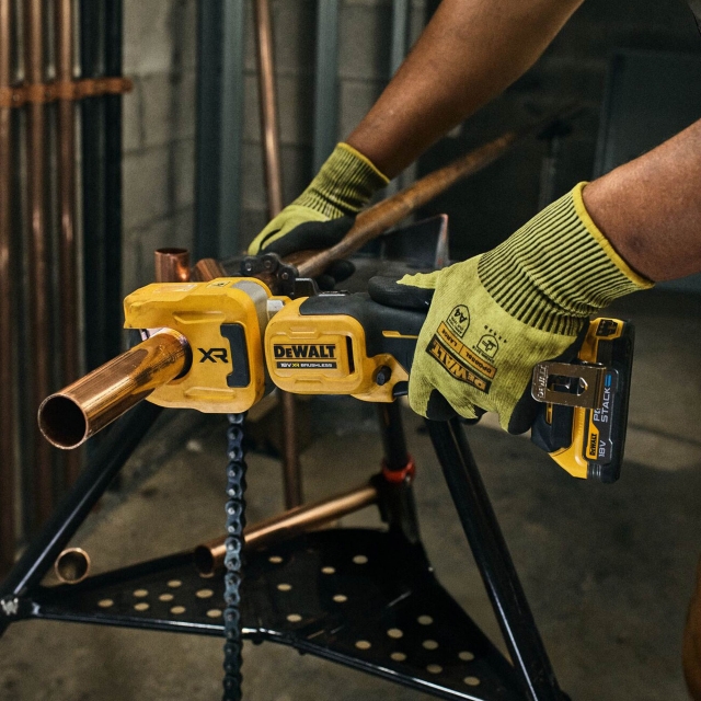 DEWALT DEWALT DCE154N 18v Copper Tube Cutter BODY ONLY