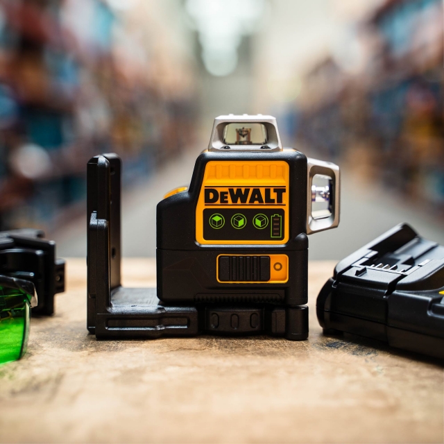 DEWALT DEWALT DCE089D1G 12v Self-Levelling X3 360 1080 Cross Line Laser Green 1x2ah Battery