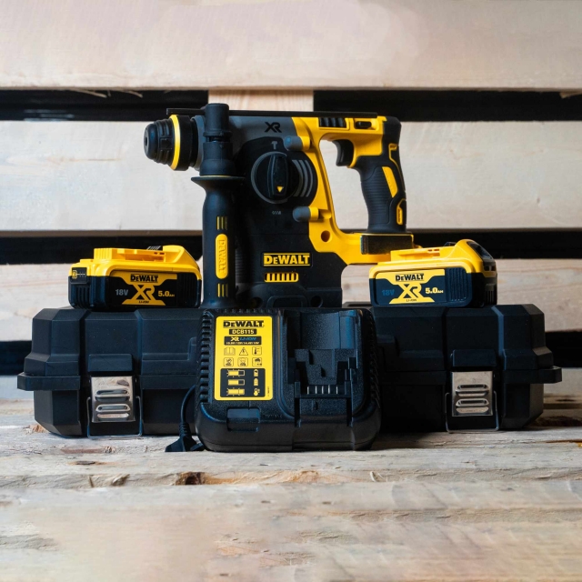 DEWALT DEWALT DCH273P2 18v Brushless SDS Plus Hammer Drill with 2x5ah Batteries