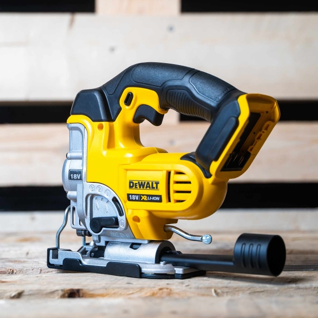 DEWALT DEWALT DCS331N 18v XR Premium Jigsaw BODY ONLY