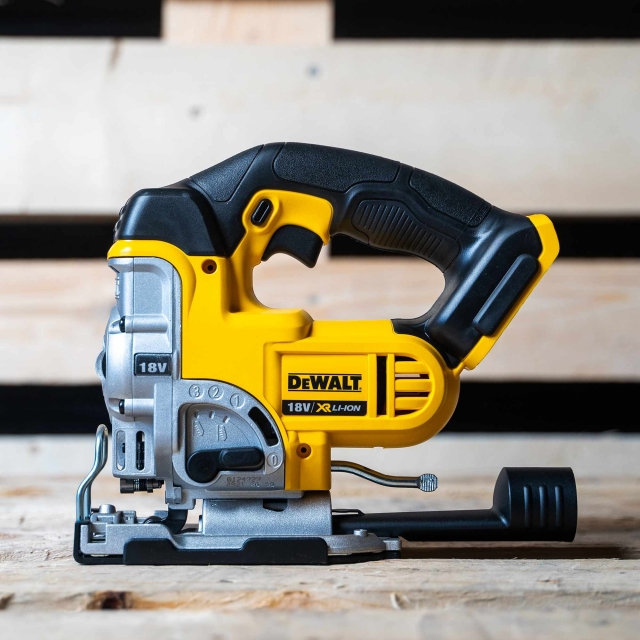 DEWALT DEWALT DCS331N 18v XR Premium Jigsaw BODY ONLY