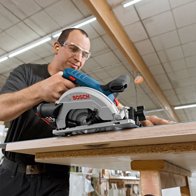 BOSCH BOSCH GKS18V-57G 18v Circular Saw BODY ONLY - Click & Go