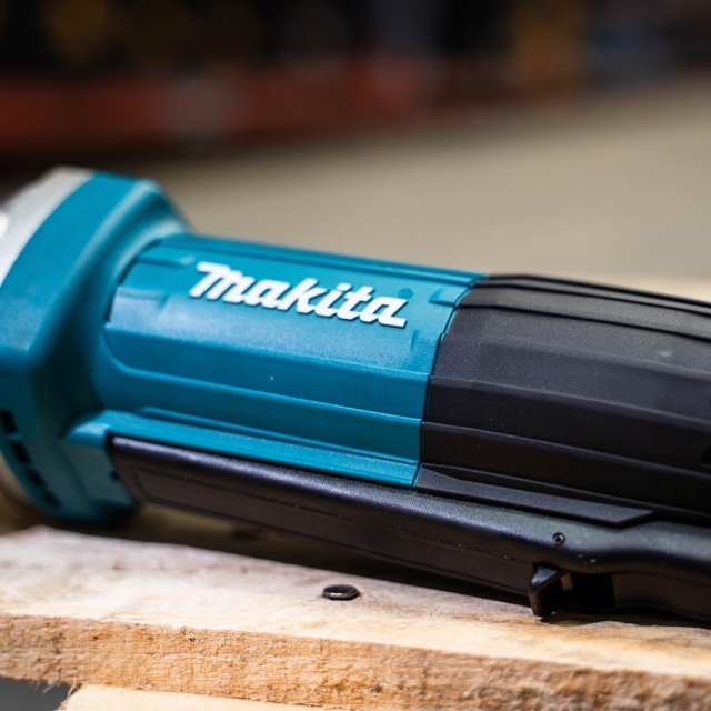 MAKITA MAKITA GA4034 240v 4