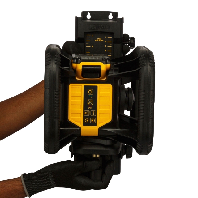 DEWALT DEWALT DCE074D1R 18v Red Laser Kit With Detector 1x2ah