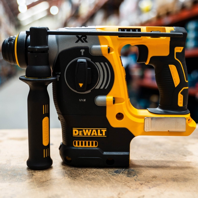 DEWALT DEWALT DCH273NT 18v Brushless SDS Plus Hammer Drill BODY ONLY