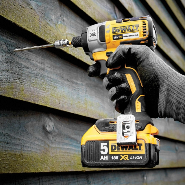 DEWALT DEWALT DCK266P2T 18v Brushless Combi Drill/ Impact Driver Twin Pack with 2x5ah Batteries
