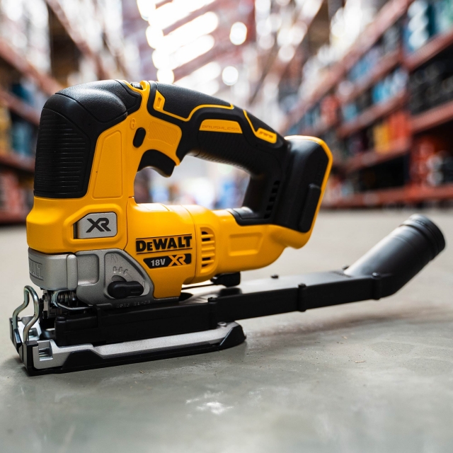DEWALT DEWALT DCS334N 18v Brushless Jigsaw BODY ONLY