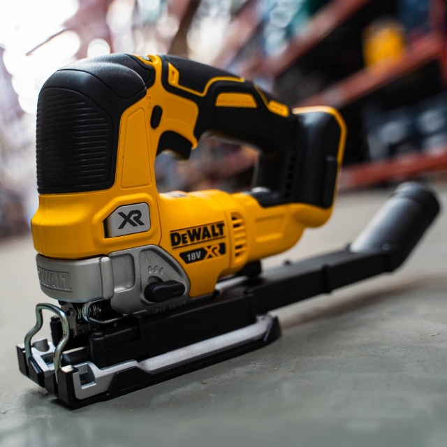 DEWALT DEWALT DCS334N 18v Brushless Jigsaw BODY ONLY