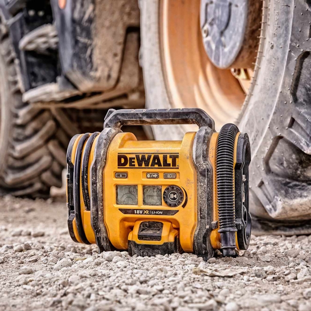 DEWALT DEWALT DCC018N 18v Triple Source Inflator BODY ONLY