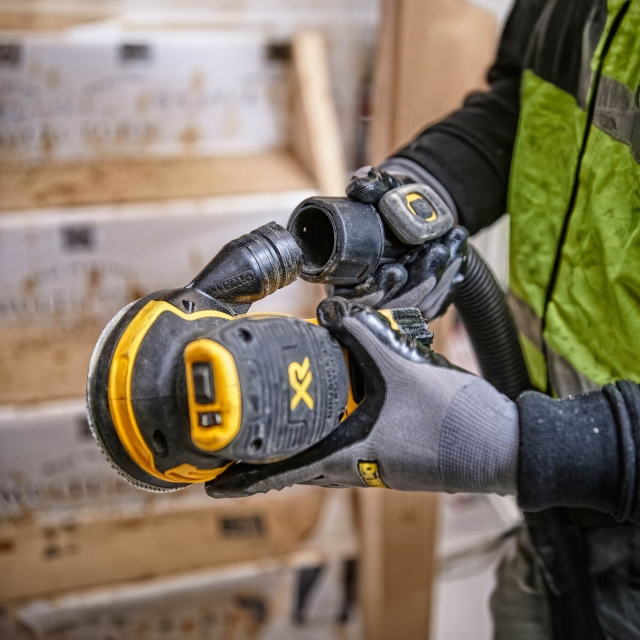 DEWALT DEWALT DCW210N 18v Brushless Random Orbit Sander BODY ONLY
